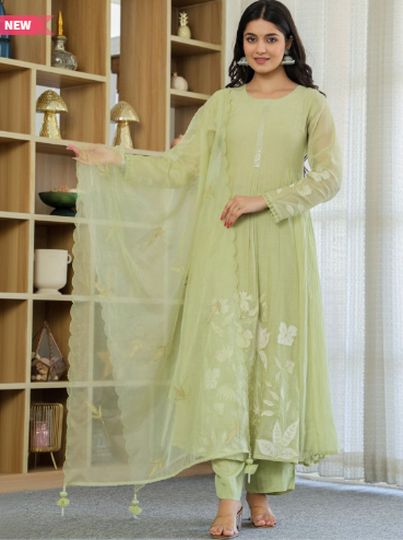 KIWA STUDIO Women Floral Embroidered Panelled Sequinned Chanderi Silk Kurta with Trousers & With Dupatta